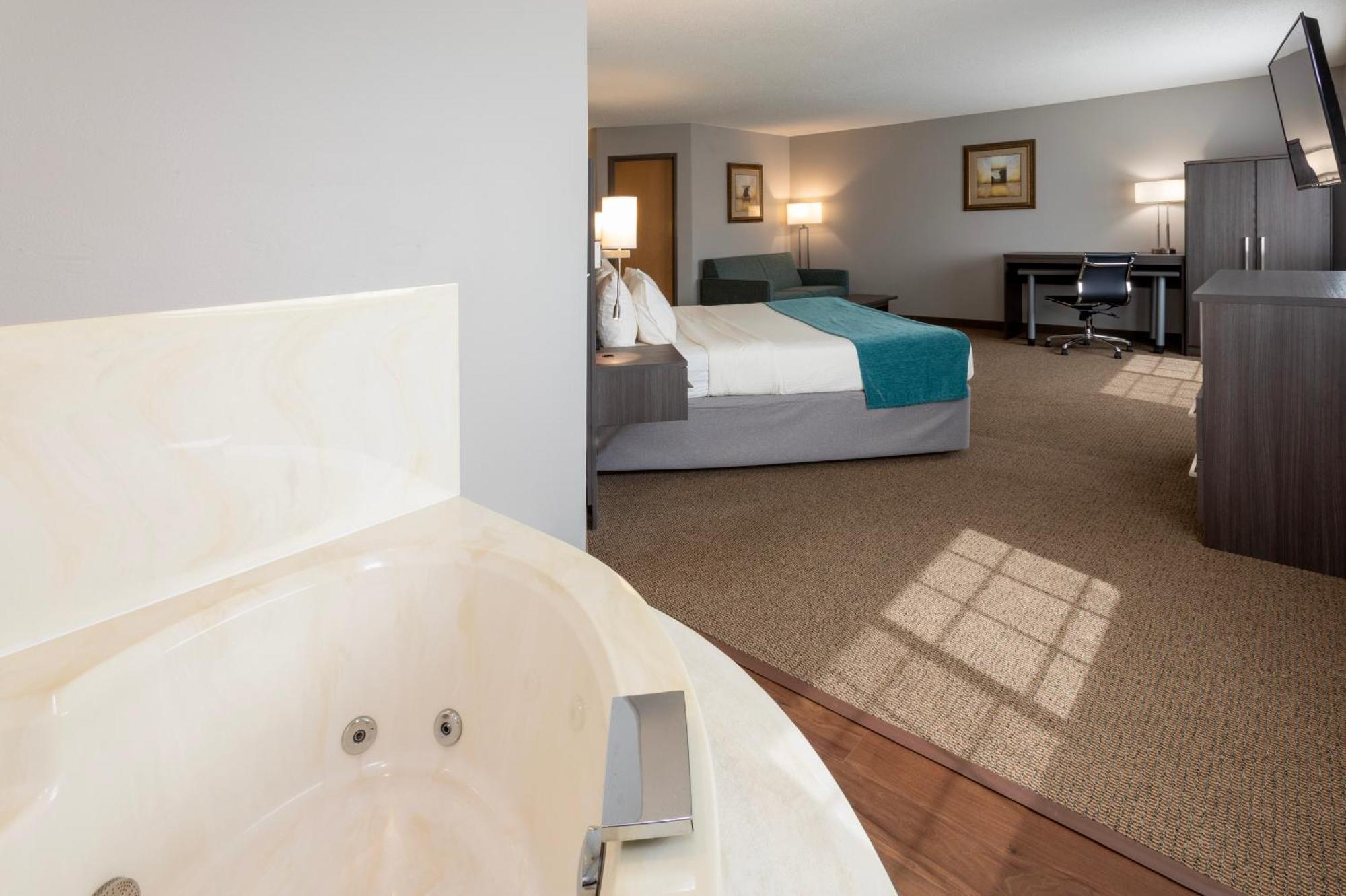 Paynesville Inn & Suites Стая снимка